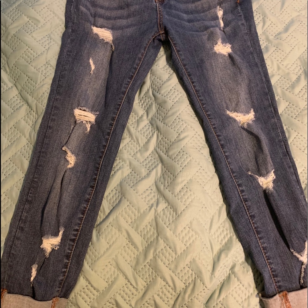 Juniors ripped jeans